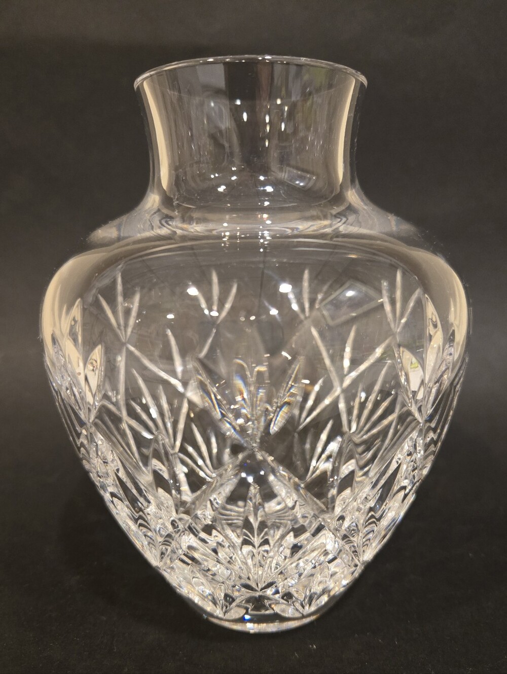 Tiffany And Co. Sybil Crystal Cut Glass Decorative Vase - Clear